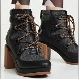 Sorel Black and Gray Ankle Boots